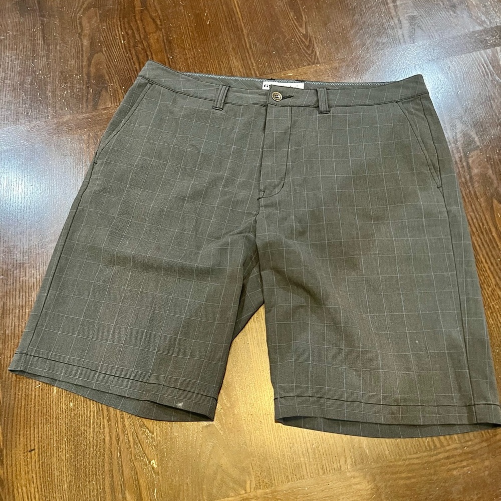 Men’s Travis Mathew shorts
